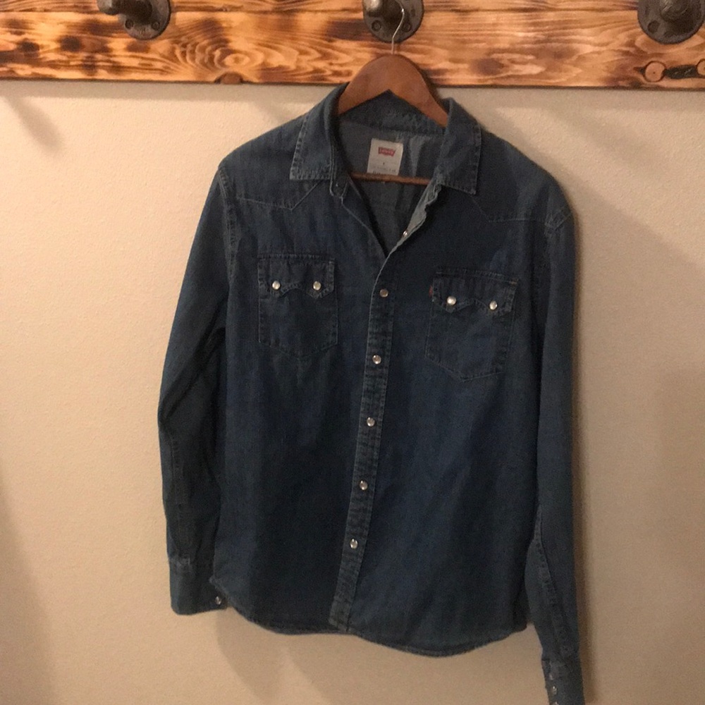 Levi denim shirt pearl snap sz M